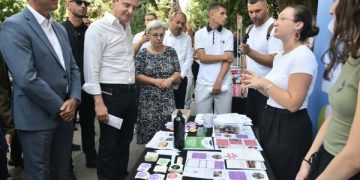 Kurti thotë se bursat për studentë u rritën edhe në numër edhe në vlerë