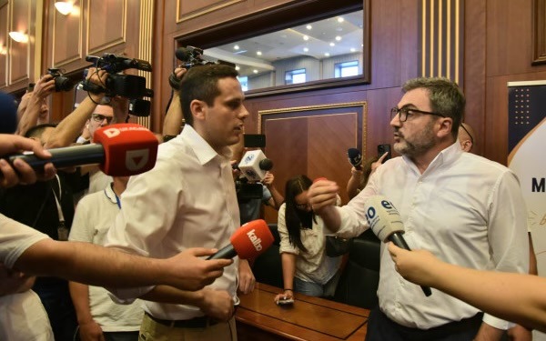 Përplasje PDK-LVV, Gola – Musliut: Në komunikime private s’ka fjalë të mirë që nuk ma thua
