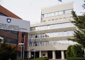 Kuvendi me komunikatë, fajëson deputetët e PDK-së dhe Aleancës që kanë ndërprerë vizitën e mërgimtarëve