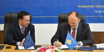 Nënshkruhen dy marrëveshje për forcimin e sigurisë së aviacionit