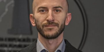 Manxhuka sqaron takimet e Kurtit me organizatat e pakicave