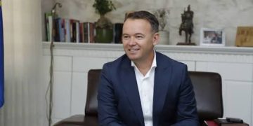 Peci: Hapja e Urës së Ibrit varros idenë për ndarjen e veriut