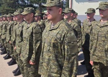 Rekrutët e rinj të FSK-së nisin trajnimin bazë, rreshtohen në kazermën “Skënderbeu”