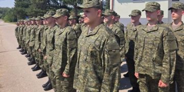 Rekrutët e rinj të FSK-së nisin trajnimin bazë, rreshtohen në kazermën “Skënderbeu”