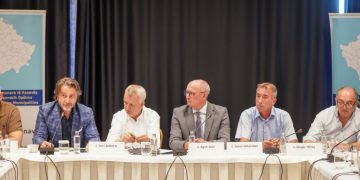 Mblidhen kryetarët e komunave, Rama: Bashkë do të jemi në shtator në protestë para Qeverisë Kurti