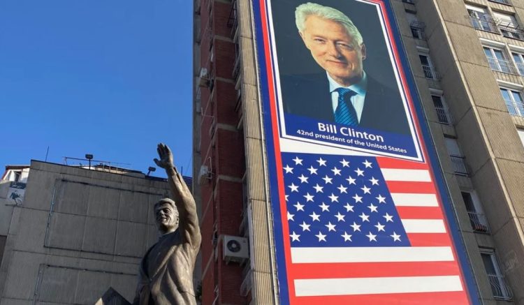 “Miqtë e Amerikës” organizojnë aktivitet për 80-vjetorin e Bill Clintonit