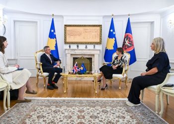 Haxhiu pret ambasadorin britanik, diskutojnë për ngërçin institucional