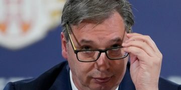 Vuçiq i kërkon Ruttes që NATO të mos lejojë hapjen e Urës së Ibrit