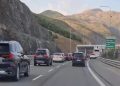 Fluks i madh i pushuesve nga Kosova drejt Shqipërisë në Morinë