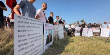 Kisha në Vushtrri, i moshuari: S’jemi kundër vëllezërve katolikë, por kundër bandave që po na përçajnë
