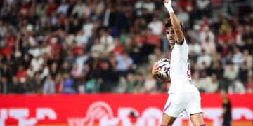 PSG “zhgënjen” në debutim, por Ferran Torres nis aventurën me dopietë spektakolare
