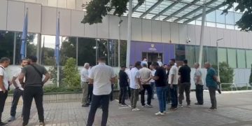 PDK-ja sërish para Qeverisë, kërkon Kurtin në Kuvend