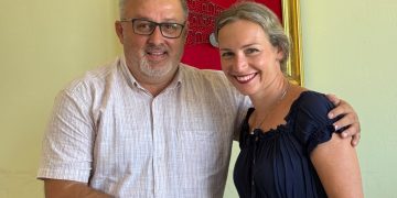 Prodekani i Fakultetit Filozofik, prof. Arsim Sinani, priti në takim prof. Lea Ypin