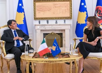 Haxhiu takon Antoninin, në fokus marrëdhëniet Kosovë-Itali