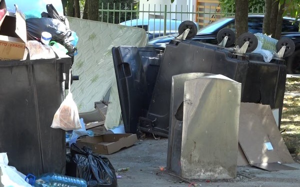 Prishtina në krizë nga mbeturinat, Rama: Situatë emergjente e vazhdueshme