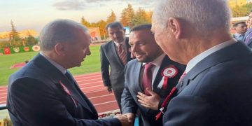 Maqedonci takohet me presidentin Erdogan në Turqi