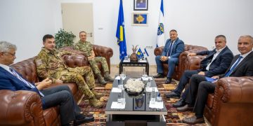 Siguria në Kosovë në fokus, Komandanti i KFOR-it takohet me drejtorin e i Policisë