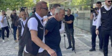 Akťakuza ndaj Sinisha Spasiqit: Vrasja e anëtarëve të familjes Ujkani në Reznik të Vushtrrisë, djegia e trupave dhe shtëpive