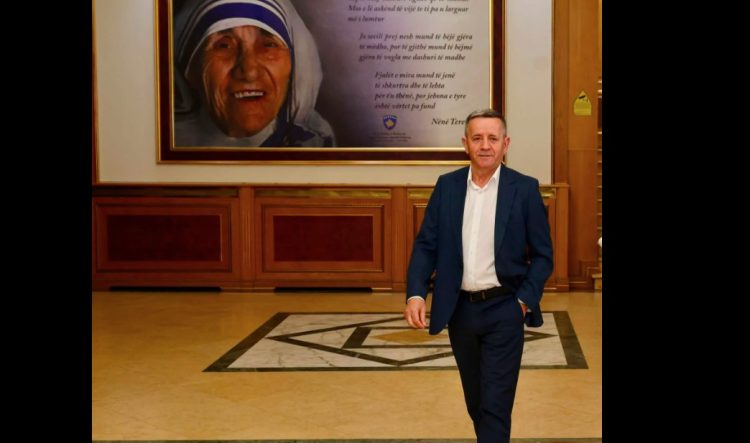 Rrustem Mustafa insiston për koalicion Vetëvendosje-PDK