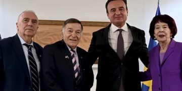 Kurti: Joe dhe Shirley DioGuardi tani zyrtarisht janë shtetas të Kosovës