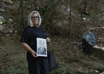 “Shpresë dhe frikë”: Familjarët e të zhdukurve presin me ankth rezultatet e zhvarrimeve