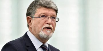 Picula pas reagimeve për Mladiqin kërkon veprim nga BE-ja: Pasojat e agresionit serb ndaj Kosovës, Bosnjës dhe Kroacisë ende nuk janë tejkaluar