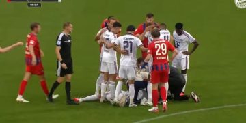 Moment shqetësues te Bayerni, Jamal Musialas rrëzohet pa ndjenja për të dytën herë radhazi