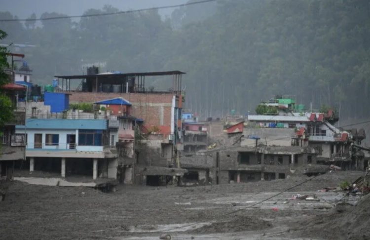 Përmbyťjet në Nepal, mbi 750 të vďekur