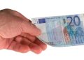Tentoi t’i jepte 20 euro policit për të shmangur gjobën, arrestohet shtetasi i Serbisë në Mitrovicë