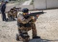 Ushtarët italianë të KFOR-it zhvillojnë trajnim të qitjes me municion të vërtetë