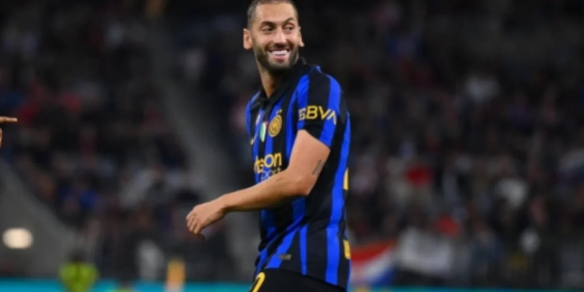 Calhanoglu i premton besnikëri Interit: Qëndroj këtu, po më telefonuan do të rinovoj