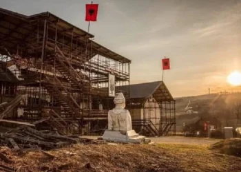 Këta janë 35 të pandehurit për kríme lufťe ndaj Jasharëve në Prekaz