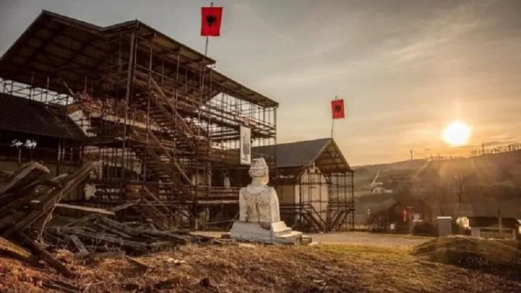 Këta janë 35 të pandehurit për kríme lufťe ndaj Jasharëve në Prekaz