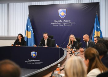 Kurti me delegacionin e “Young Global Leaders”, diskutohet zhvillimi i Kosovës