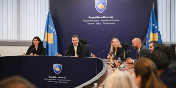 Kurti me delegacionin e “Young Global Leaders”, diskutohet zhvillimi i Kosovës