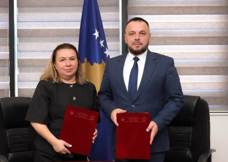 Maqedonci: Ushtarakët e FSK-së do të mund të ndjekin studime universitare dhe master në anglisht