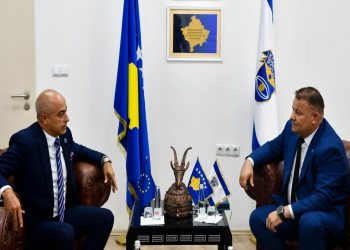 Hoxha pret shefin e ri të EULEX-it, zotohen për thellim të bashkëpunimit
