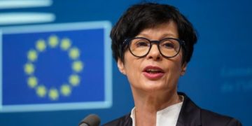 Marta Kos anulon vizitën në Serbi pas glorifikimit të Ratko Mlladiqit