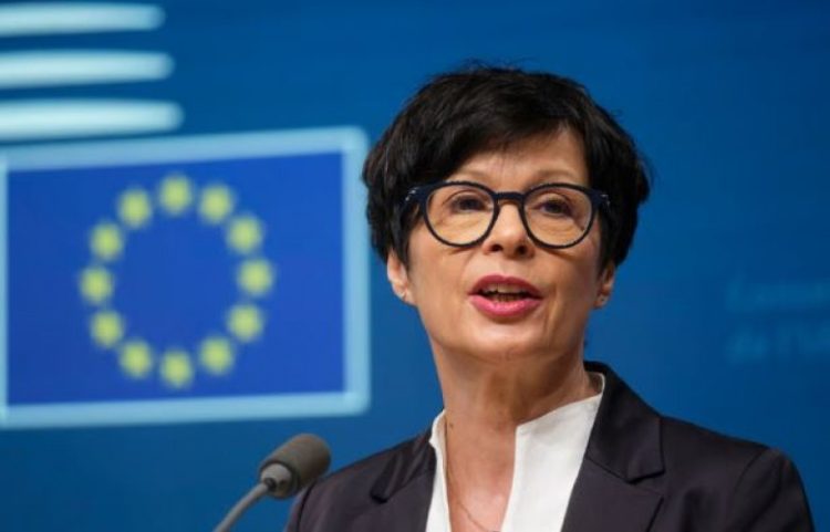 Marta Kos anulon vizitën në Serbi pas glorifikimit të Ratko Mlladiqit