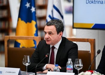 Kurti për Mladiqin: Serbia vazhdon glorifikimin e kríminelëve të lúftës