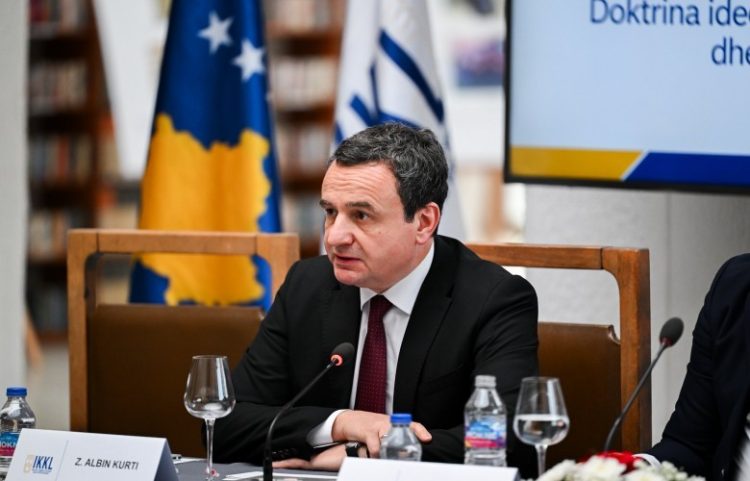 Kurti për Mladiqin: Serbia vazhdon glorifikimin e kríminelëve të lúftës