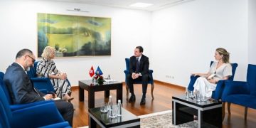 Kurti priti në takim mirëseardhës ambasadoren e re të Zvicrës, Cattin Hennin