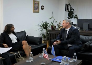 Bashkëpunimi me SHBA-në, Isufaj takon Prattipatin