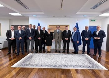 Kryeministri Kurti pret përfaqësuesit politikë të shqiptarëve të Luginës