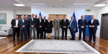 Kryeministri Kurti pret përfaqësuesit politikë të shqiptarëve të Luginës
