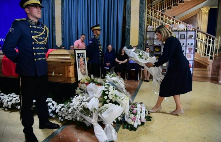 Kusari-Lila: Flora Brovina hapi rrugë atëherë kur dukej e pamundur