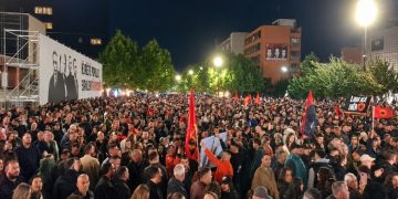 Nata e tetë e protestës në Prishtinë kundër aktgjykimit të Speciales