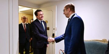 Kurti takohet me Mickoskin në New York, diskutojnë për tunelin Prizren-Tetovë