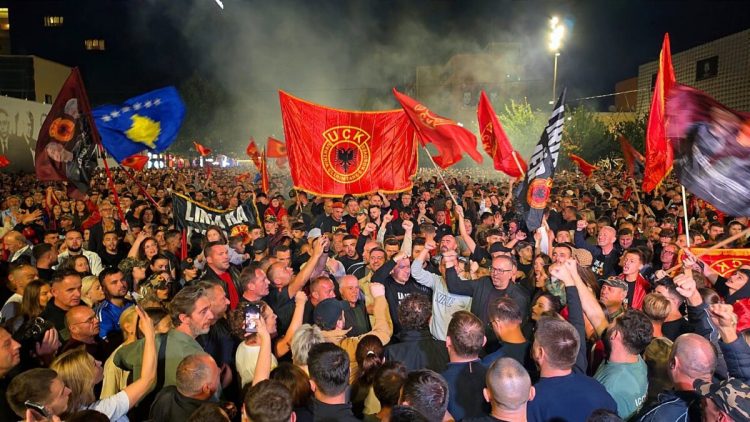 Policia përgënjeshtron pretendimet se qytetarët po ndëshkohen për simbolet e UÇK-së: Janë dezinformata
