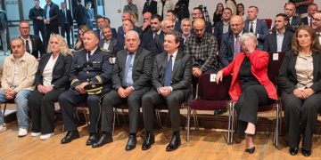 Kurti kthehet nga Amerika, merr pjesë në akademinë përkujtimore për Afrim Bunjakun